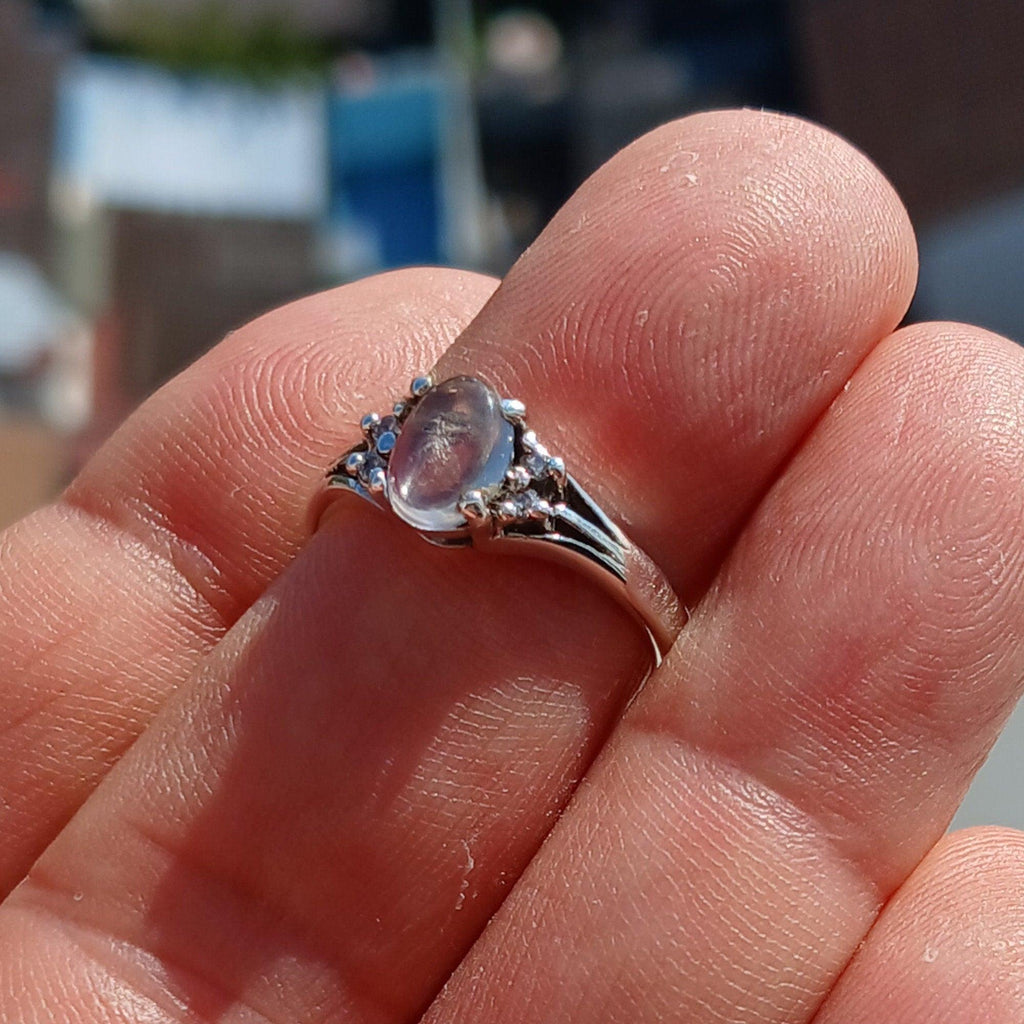 Ring met Ceylon Maansteen — 925 Zilver, Maat 6,75