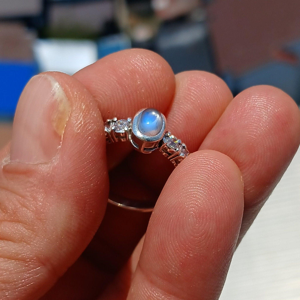 Ring met Ceylon Maansteen — 925 Zilver, Maat 8