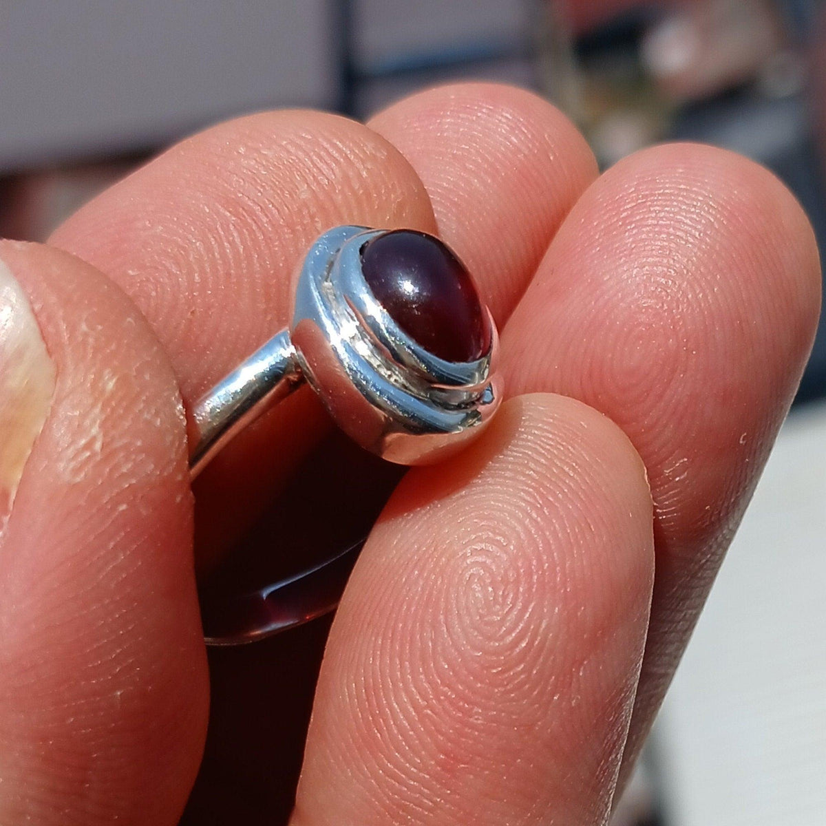 Ring met Rode Granaat — 925 Zilver, Maat 10