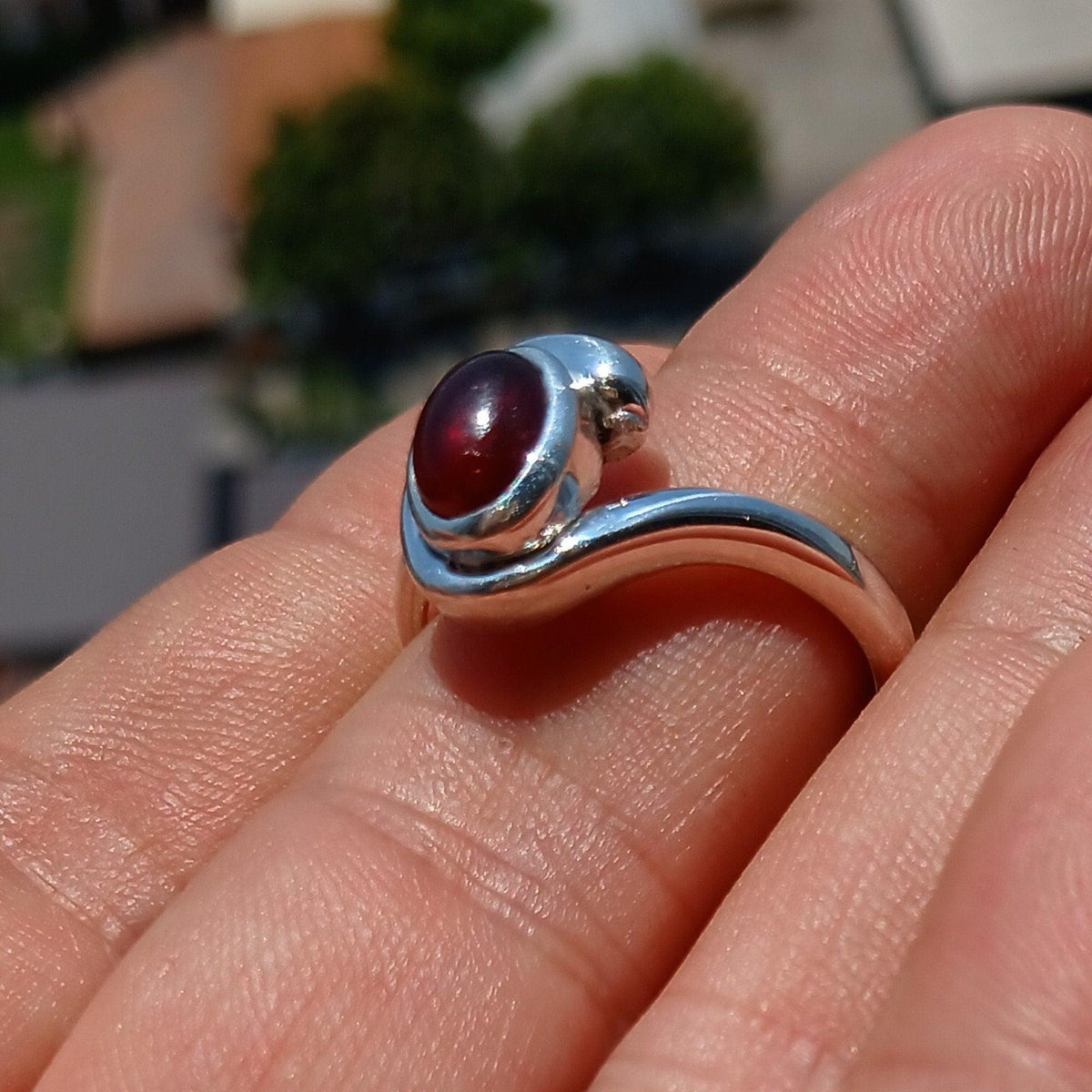 Ring met Rode Granaat — 925 Zilver, Maat 10