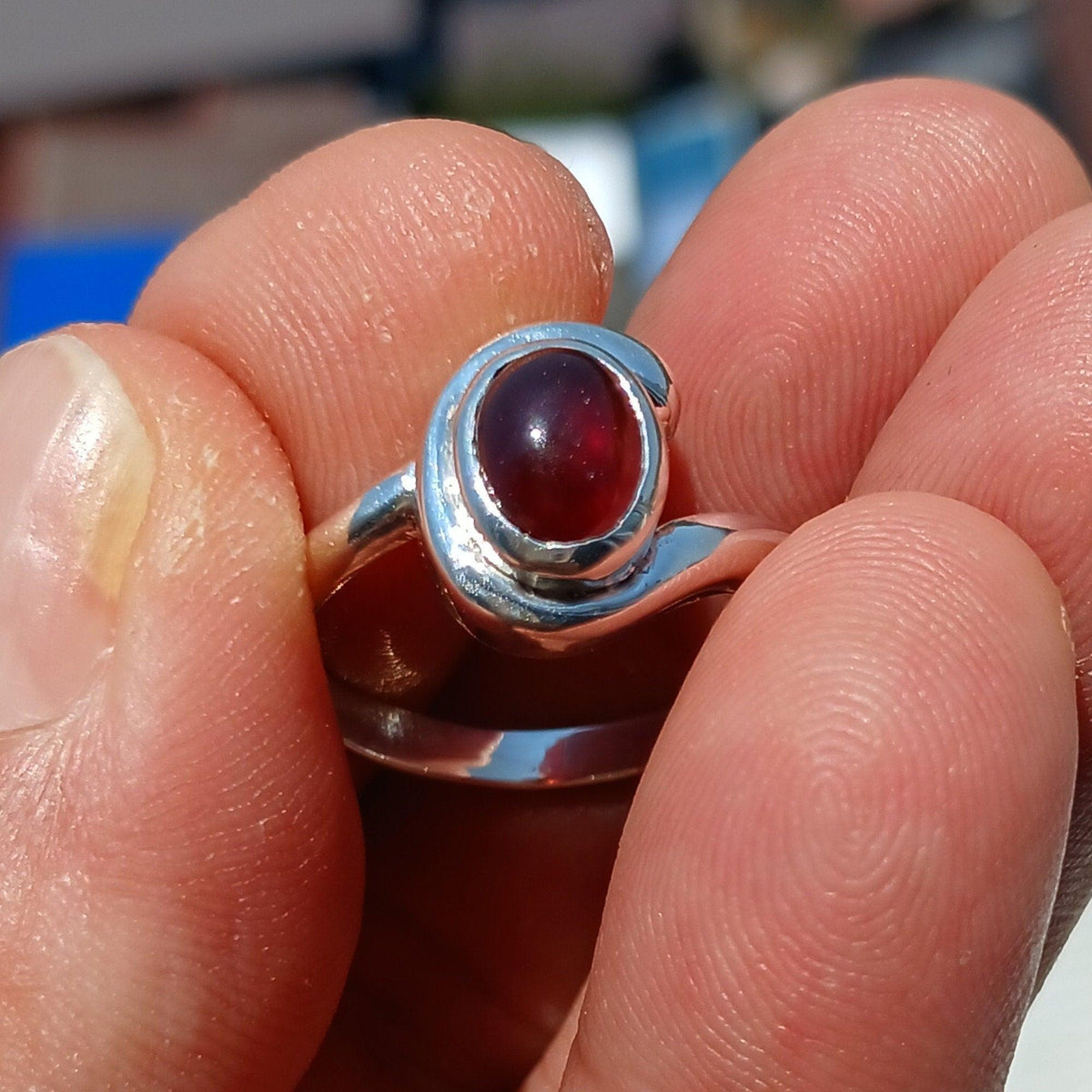 Ring met Rode Granaat — 925 Zilver, Maat 10